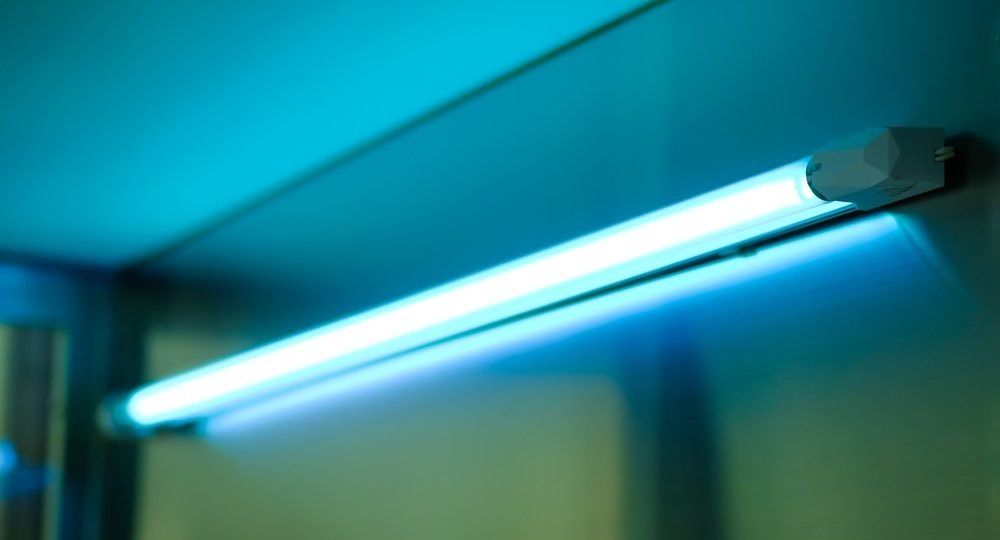 В Китае создали лампу для дезинфекции от COVID с эффективностью 99,99%.