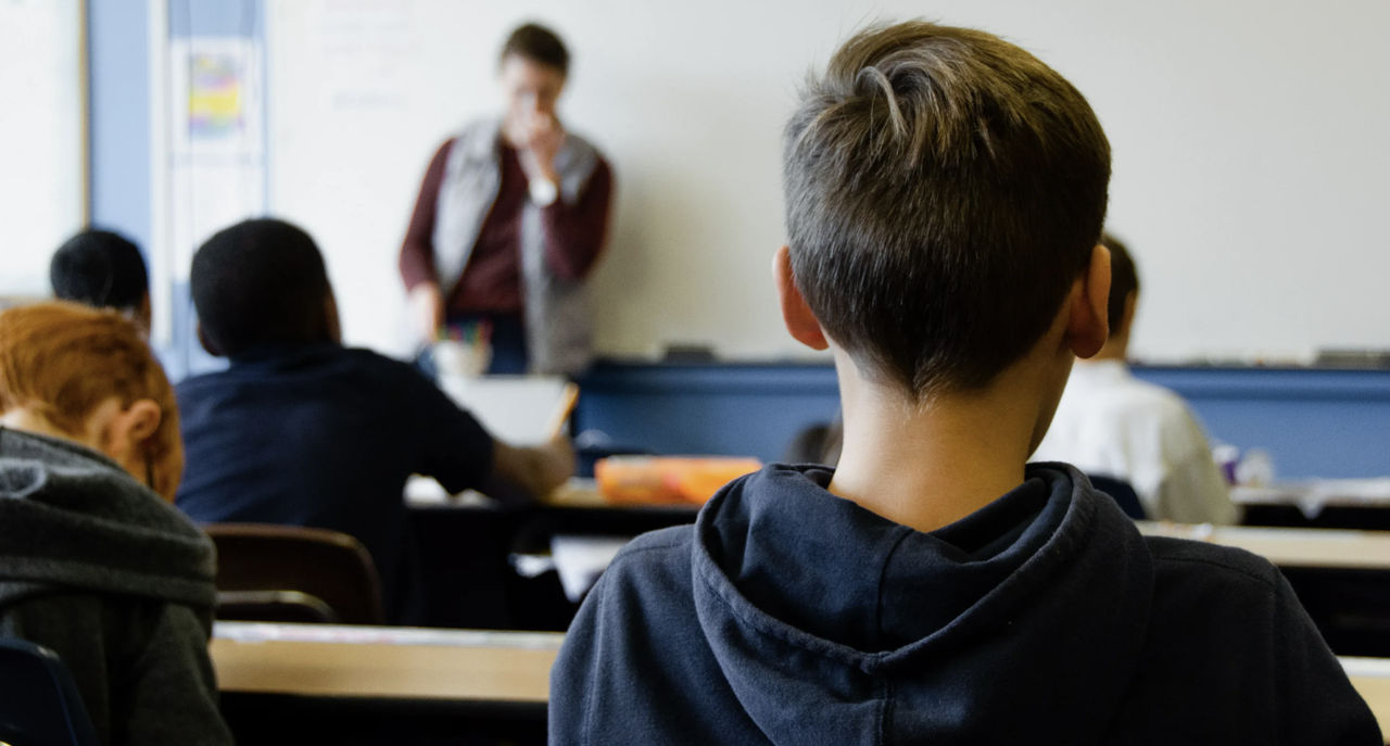 Anchetă în cazul unor profesori după sinuciderea unei eleve: Unii urăsc copiii.