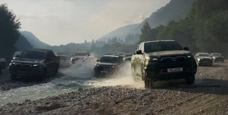 Поощряет вред природе: в Великобритании запрещена реклама Toyota.