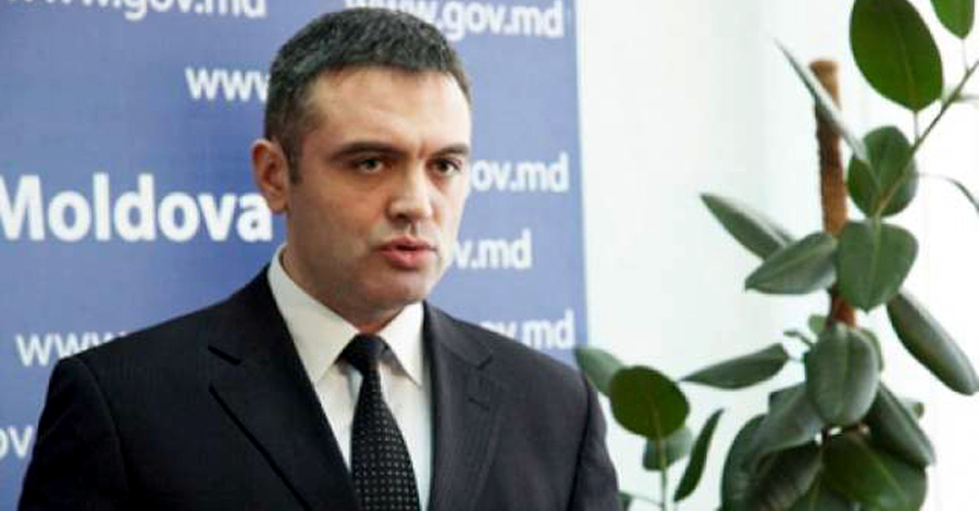 Chetraru a fost invitat de deputatul neafiliat Mihai Godea şi a acceptat solicita