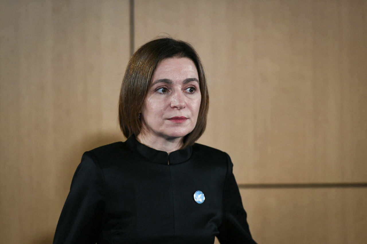Санду: Одни дроны залетают в Молдову случайно, другие направляют намеренно.