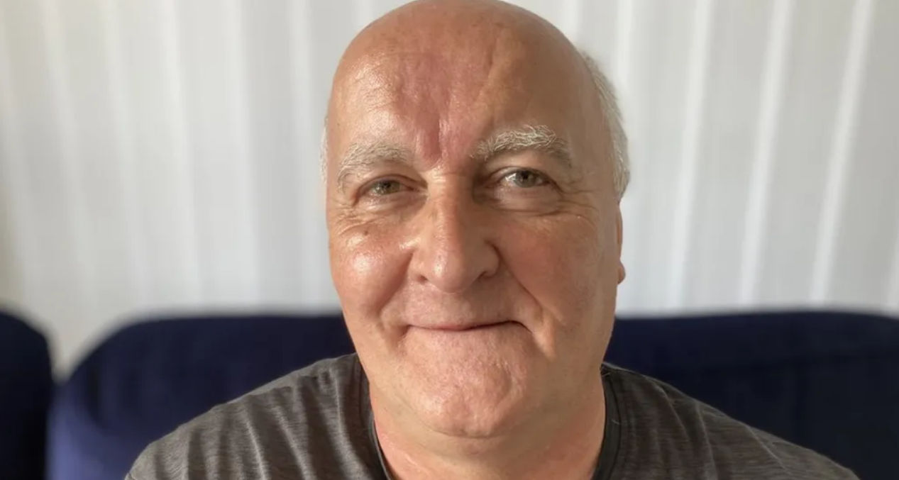 "Путешественник во времени" показал плоский телевизор из будущего 50 лет назад.