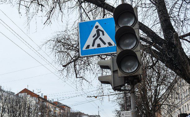 На перекрестке улиц Миорица - Асаки сломался светофор.