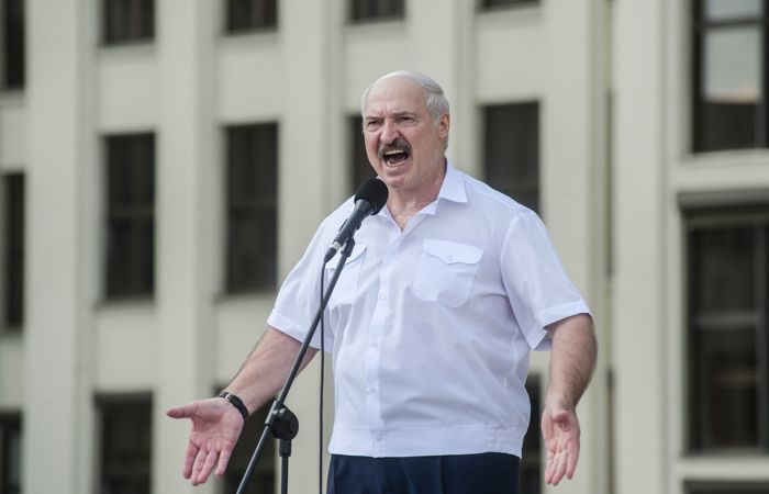 Лукашенко предупредил своих оппонентов о возможной реакции России на нестабильную ситуацию в республике.