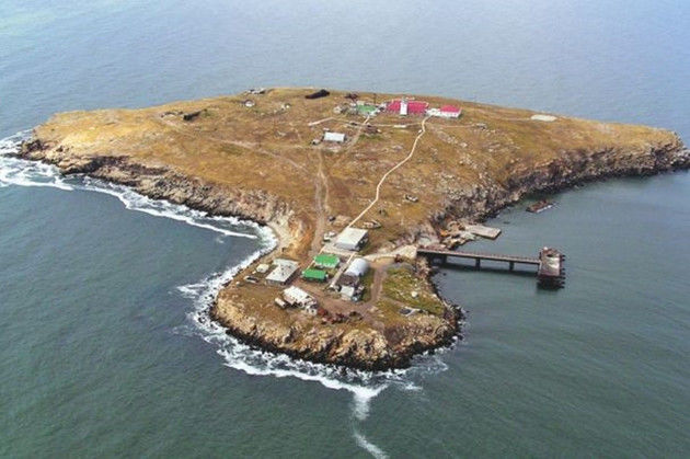 Ucraina a trimis militari pe Insula Şerpilor din Marea Neagră, pentru a o apăra în cazul unei eventuale invazii a Rusiei.
