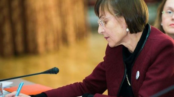 Фусу издала указ, исключающий преподавание русского языка.