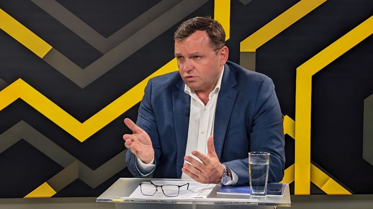 Нэстасе: Недопустимо обладать такой властью и так мало делать для народа.
