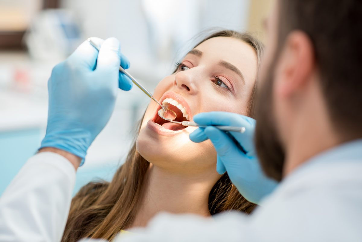 Vorbirea frecventă în frig poate duce la probleme dentare.