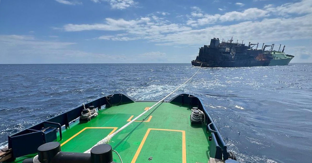 Petrolierul rus Arctic Metagaz, încărcat cu GNL, este tractat spre Libia.