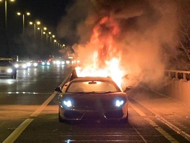 Lamborghini сгорел после обслуживания на $14 тысяч.