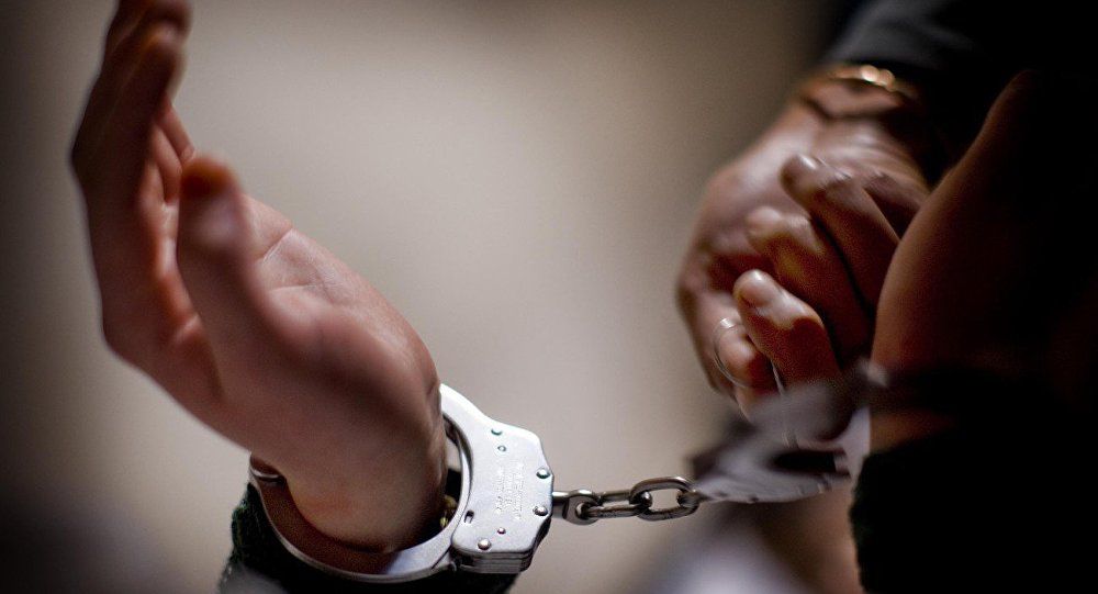 Еще пятерых задержанных суд Буюкан поместил под домашний арест сроком на 20-30 дней.