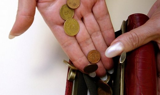 У нас зарабатывают в среднем евро 20 центов в час.