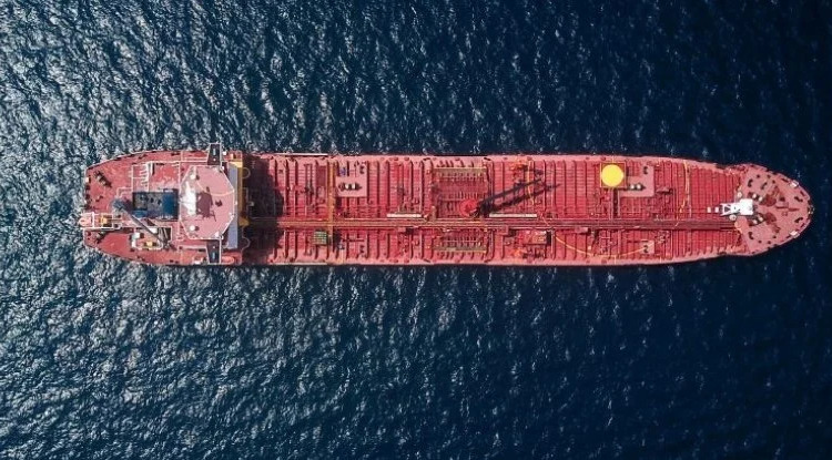 Ученые: Брошенный танкер в Красном море может оставить без воды 8 млн человек.