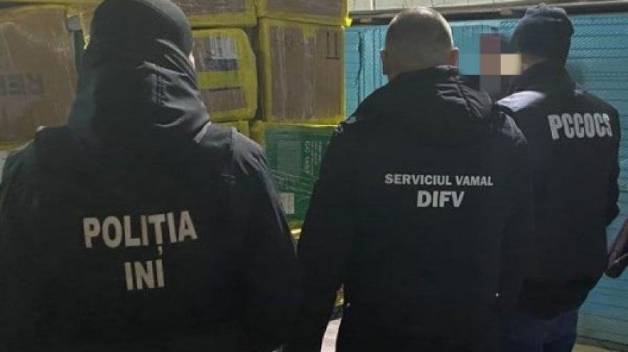 Полиция провела обыски по делу о мошенничестве с продуктами питания.