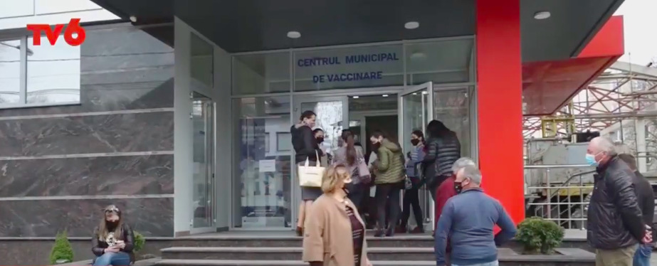 В списке ожидания около 250 сотрудников, 20 из которых уже сделали прививку от COVID-19.