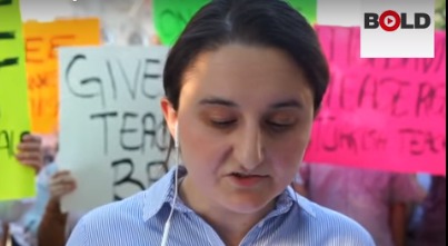 Турецкие граждане протестуют у посольств Молдовы в США и Канаде.