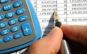 În hotărârea de guvern privind asigurările sociale pentru 2013, se spune că baza anuală de calcul de asigurări sociale de stat