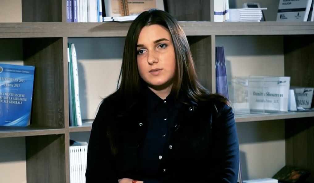A cutremurat sistemul. Cine e mama care a avortat în WC-ul IMC. Foto: Captură video