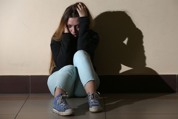 Психолог объяснила тенденцию подростковых суицидов в прямом эфире.