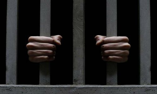Решением суда столичного сектора Центр, трое преступников получили тюремные сроки от 14 до 17 лет.