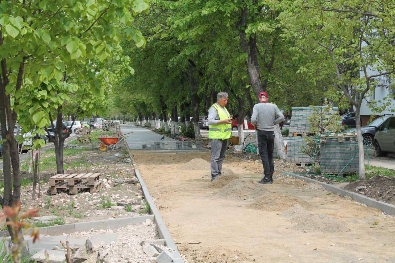 В столичном секторе Чеканы начались работы по благоустройству улицы.