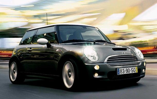 Названа дата выхода первого электрокара Mini Cooper.