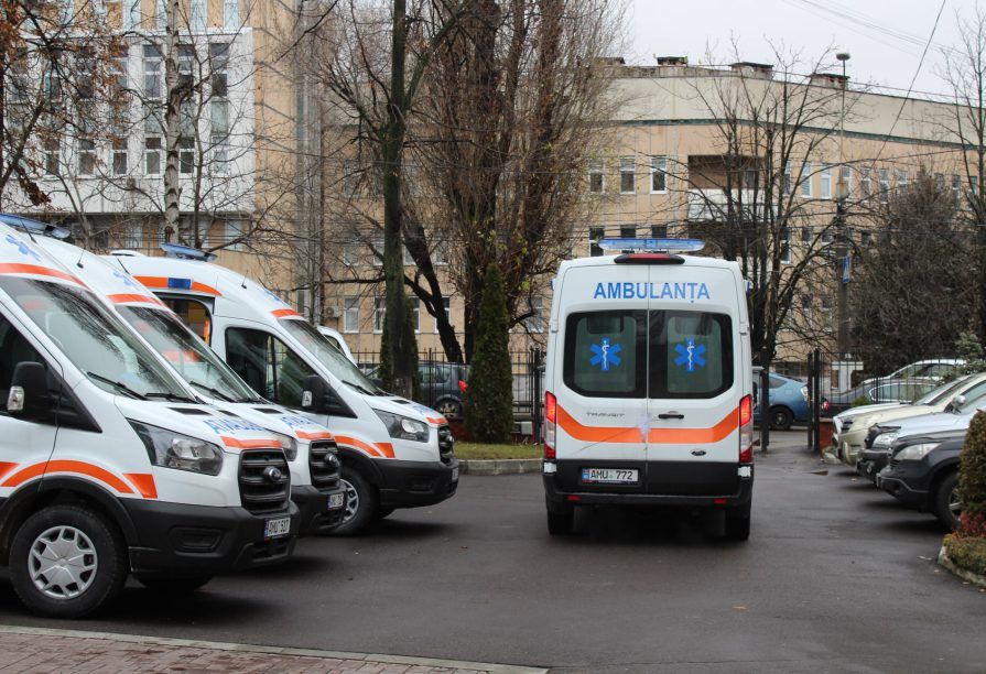 Почти 14 тысяч обращений поступило в “скорую” на прошлой неделе.
