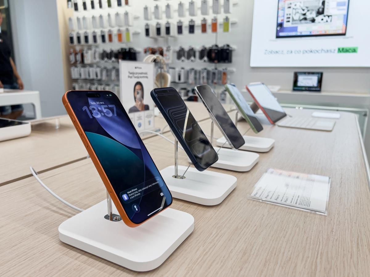 Apple conduce piața smartphone-urilor pentru prima dată în 14 ani.