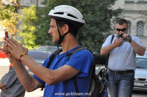 Oleg Brega a făcut un test pentru a vedea pe cât de democratice sunt protestele din piață.