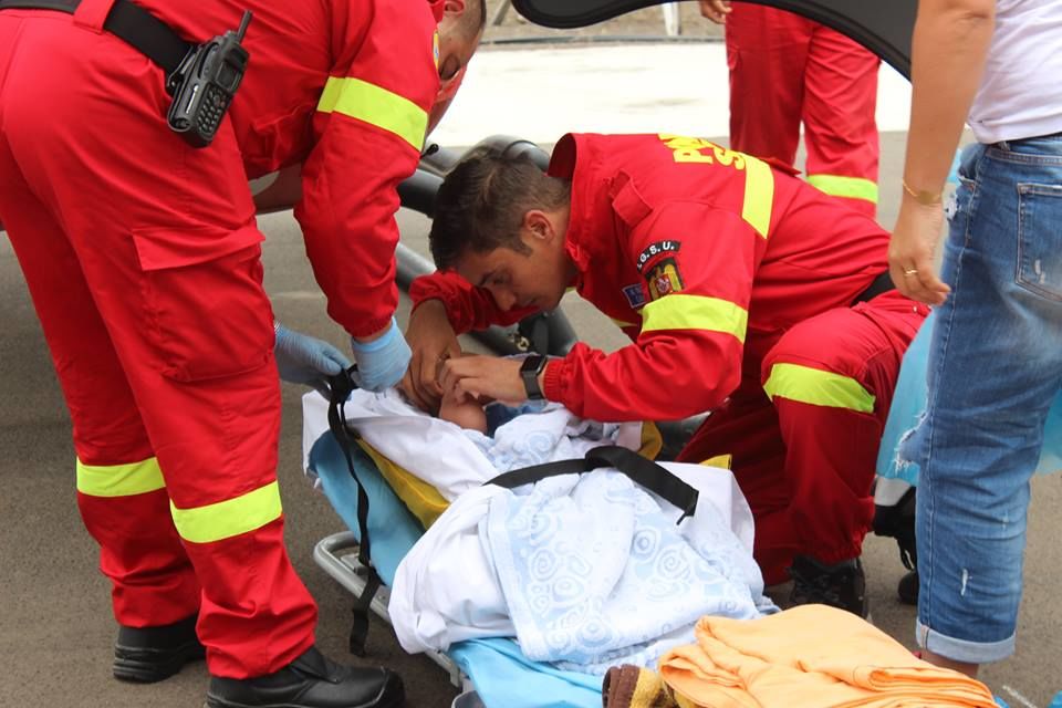 Un copil în vârstă de 1 an și 4 luni a fost transportat cu helicopterul de la Chișinău la București. 