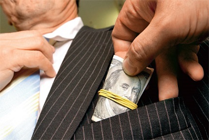 Situație deplorabilă în sfera salariilor se datorează corupției și democrației fragile existente în R. Moldova.