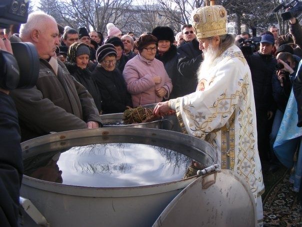 Apa sfințită, un rai al bacteriiilor. Ce au descoperit cercetătorii
