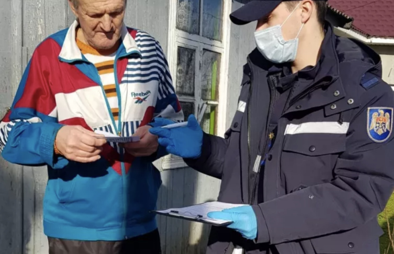 Спасатели оценили риск пожаров примерно в 4000 домов.