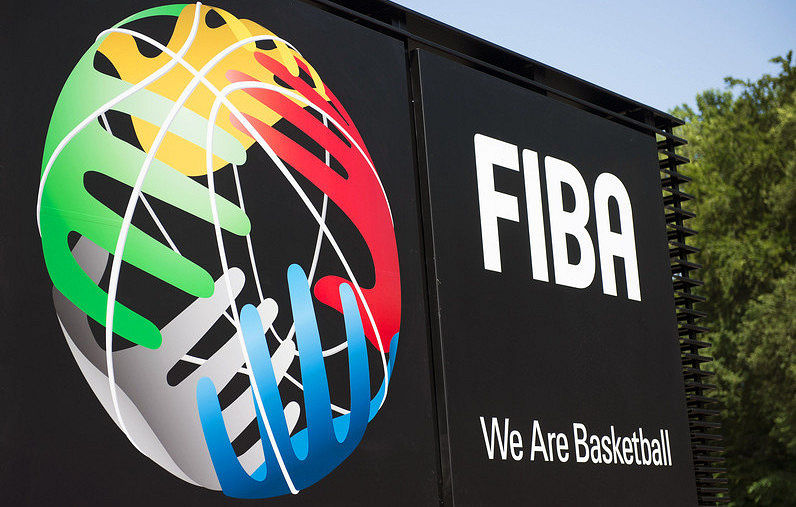 FIBA приостановила проведение соревнований под эгидой организации из-за коронавируса.