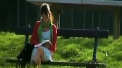 Televiziunea flamandă VRT a invitat regizoarea să dea o replică televizată criticilor