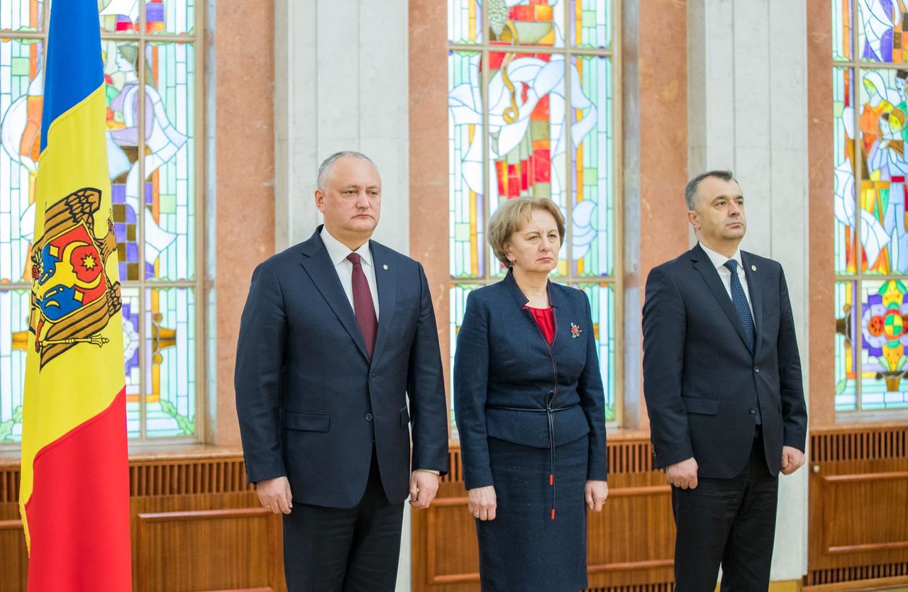 Додон просит парламент ввести режим ЧС.