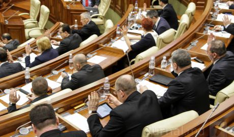 Voturile deputaţilor pentru formarea noului Cabinet de Miniştri au fost numărate greşit. Foto: jurnal.md
