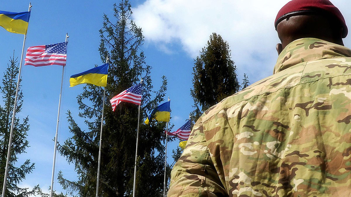 AP: США завтра объявят рекордный пакет на $3 миллиарда для Украины.