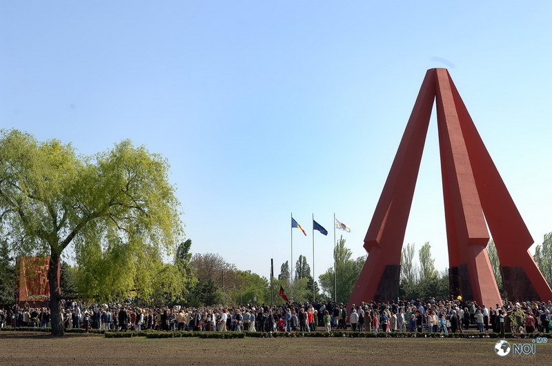 Acțiunile consacrate Zilei Victoriei asupra fascismului se vor desfășura la complexul memorial „Eternitate” și vor începe la ora 9:00.