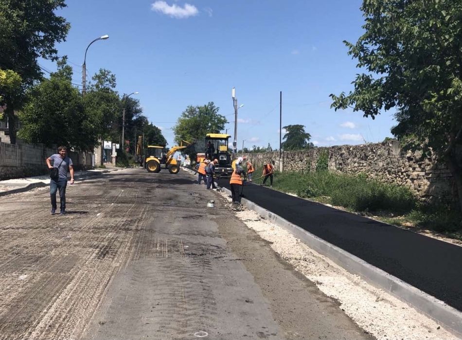 Водителям рекомендуется объезжать эту зону.