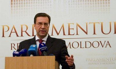 Potrivit liderului Partidului Democrat, faptul că în ultimul timp 7 deputaţi au părăsit fracţiunea PCRM într-un timp scurt, demonstrează că în interiorul PCRM au loc nişte schimbări.