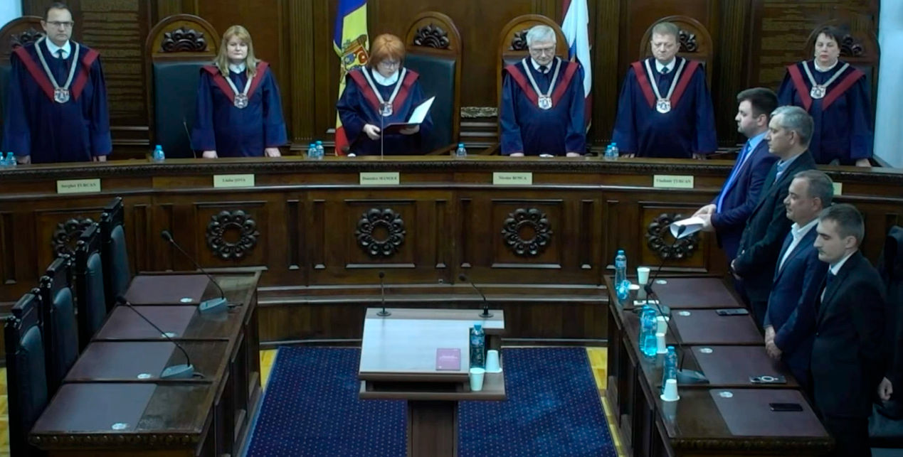 КС Молдовы признал неконституционными поправки в Кодекс о выборах.  