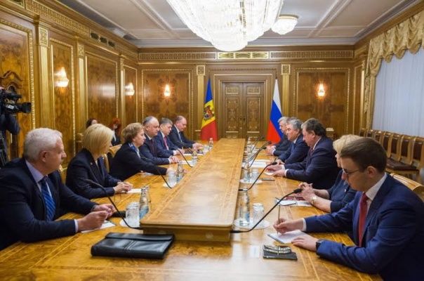 Игорь Додон, находящийся в российской столице с деловым визитом, провел встречу с председателем Госдумы Вячеславом Володиным.
