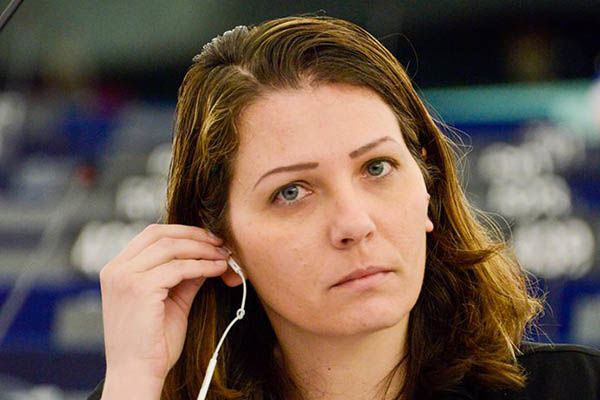 Евродепутат из фракции Европа за свободу и прямую демократию Даниела Аюто.