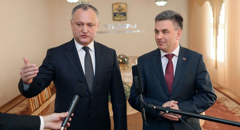 Красносельский утверждает, что президент Игорь Додон понимает, что Приднестровье должно быть признано, но не может решиться объявить об этом. 
