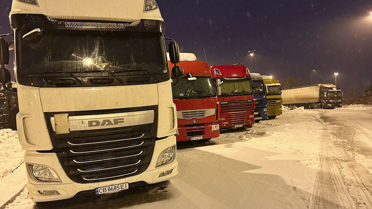 Польские дальнобойщики приостановили блокаду на границе с Украиной.