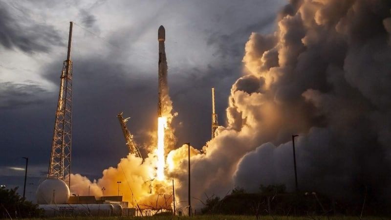 SpaceX запустила украинский спутник в космос.