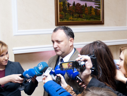 Socialistul a venit și cu o sugestie pentru Ministerul Economiei, calificînd deciziile actualei guvernări drept „sinucigașe”.