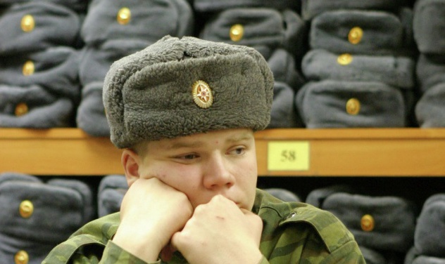 Многие политические деятели служили в рядах Советской Армии.