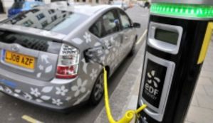 UE încurajează şoferii să-şi procure maşini electrice. Foto: publika.md